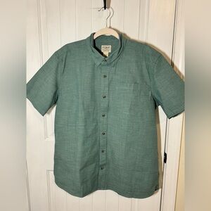 L.L Bean Men’s Short Sleeve Green Button Down Slightly Fitted